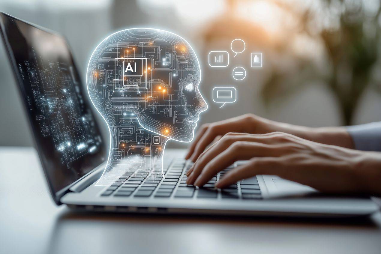 Visualisierung von KI Lösungen mit digitalen Daten über Laptop – Symbol für moderne Künstliche Intelligenz im Business-Einsatz