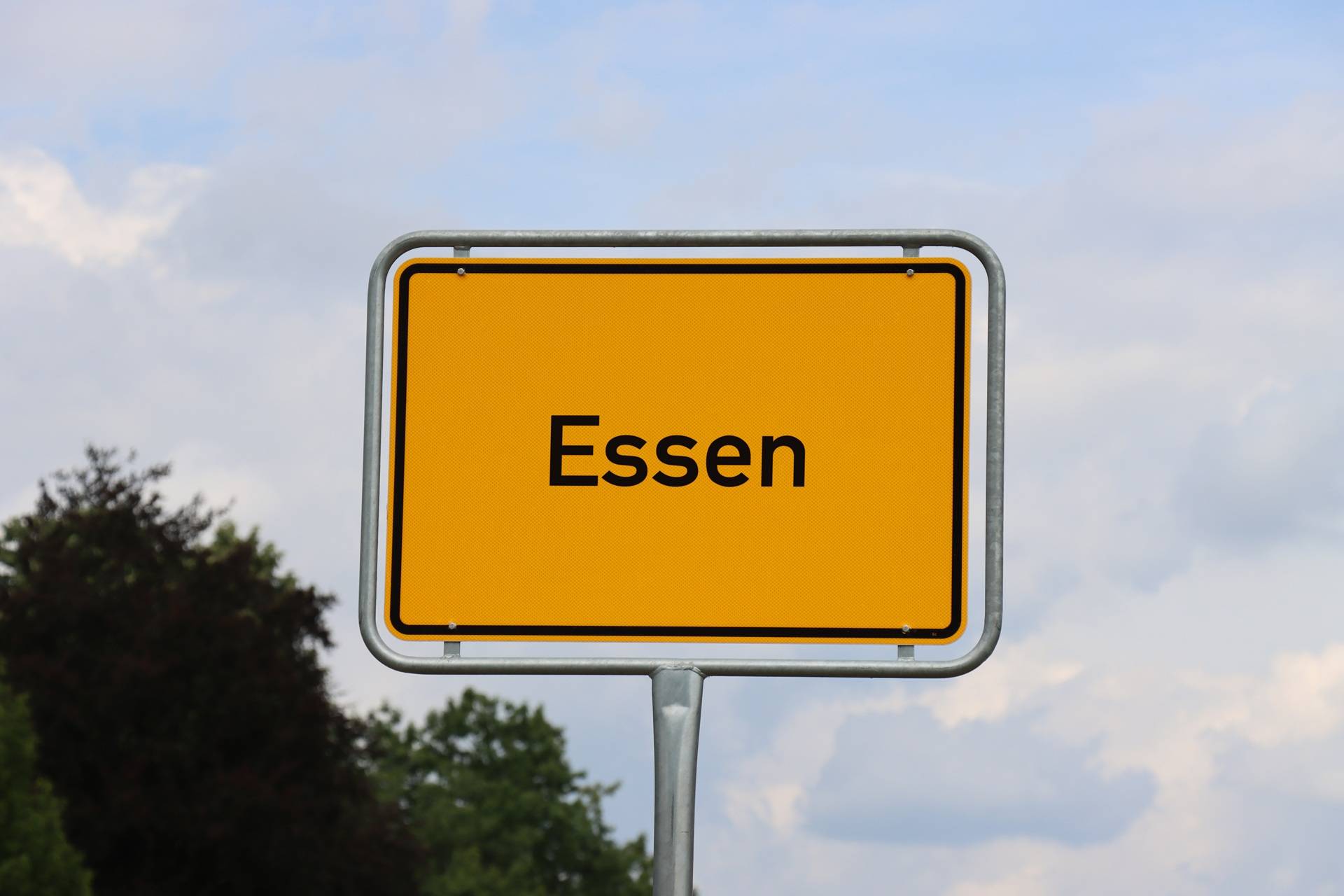 Ortsschild Essen an der Stadtgrenze | Akustikpaneele Holz